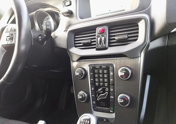 Volvo V40 cena 38900 przebieg: 171000, rok produkcji 2015 z Strzelce Opolskie małe 781